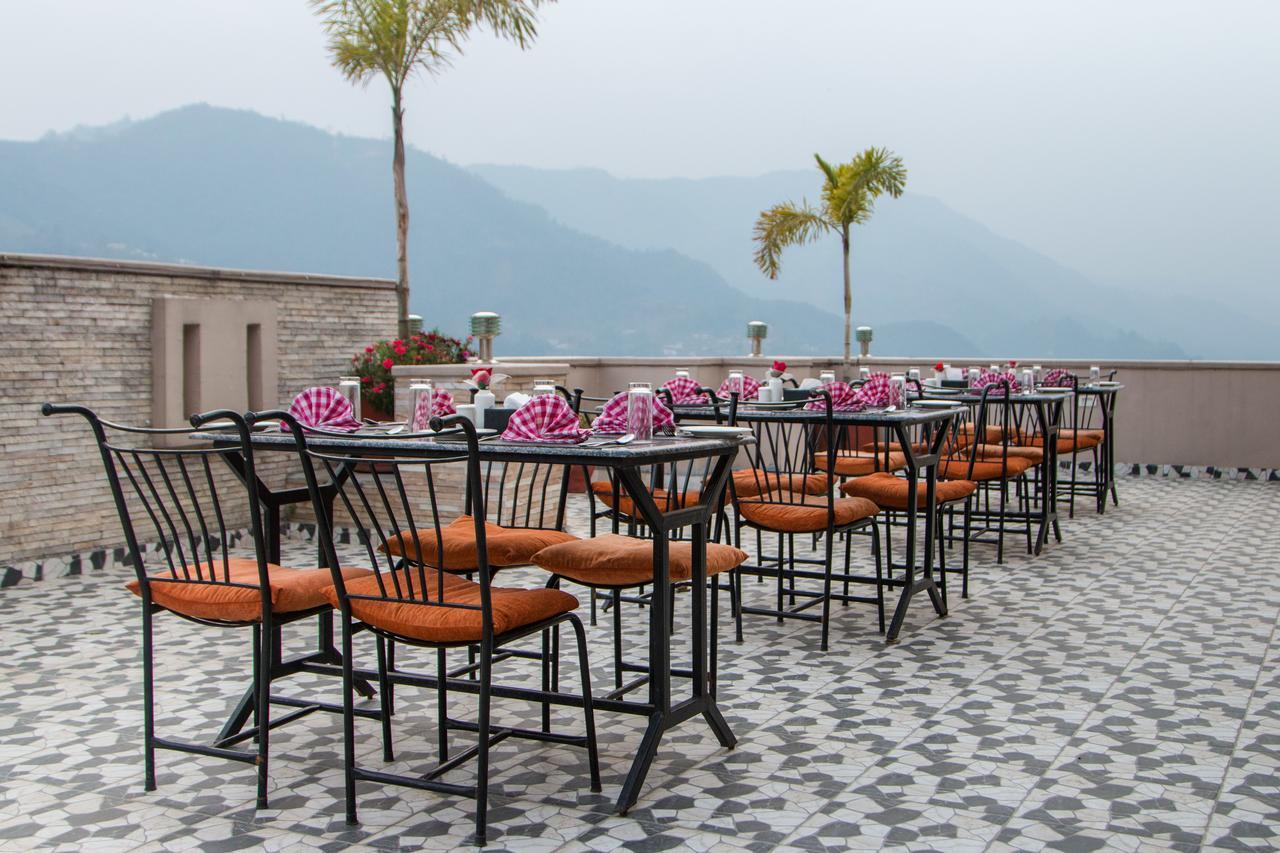 Hotel Queens Park Pokhara Exterior foto