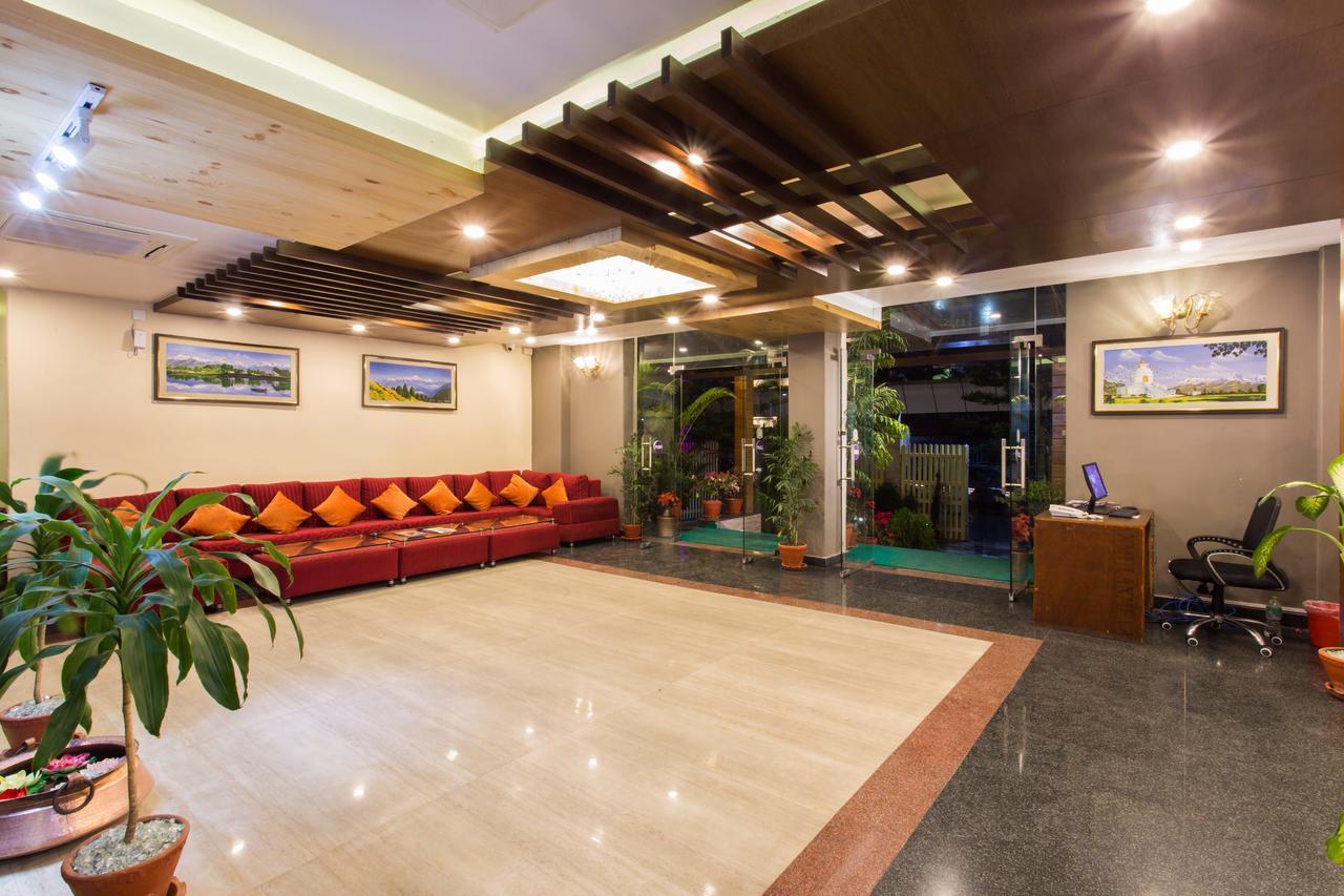 Hotel Queens Park Pokhara Exterior foto