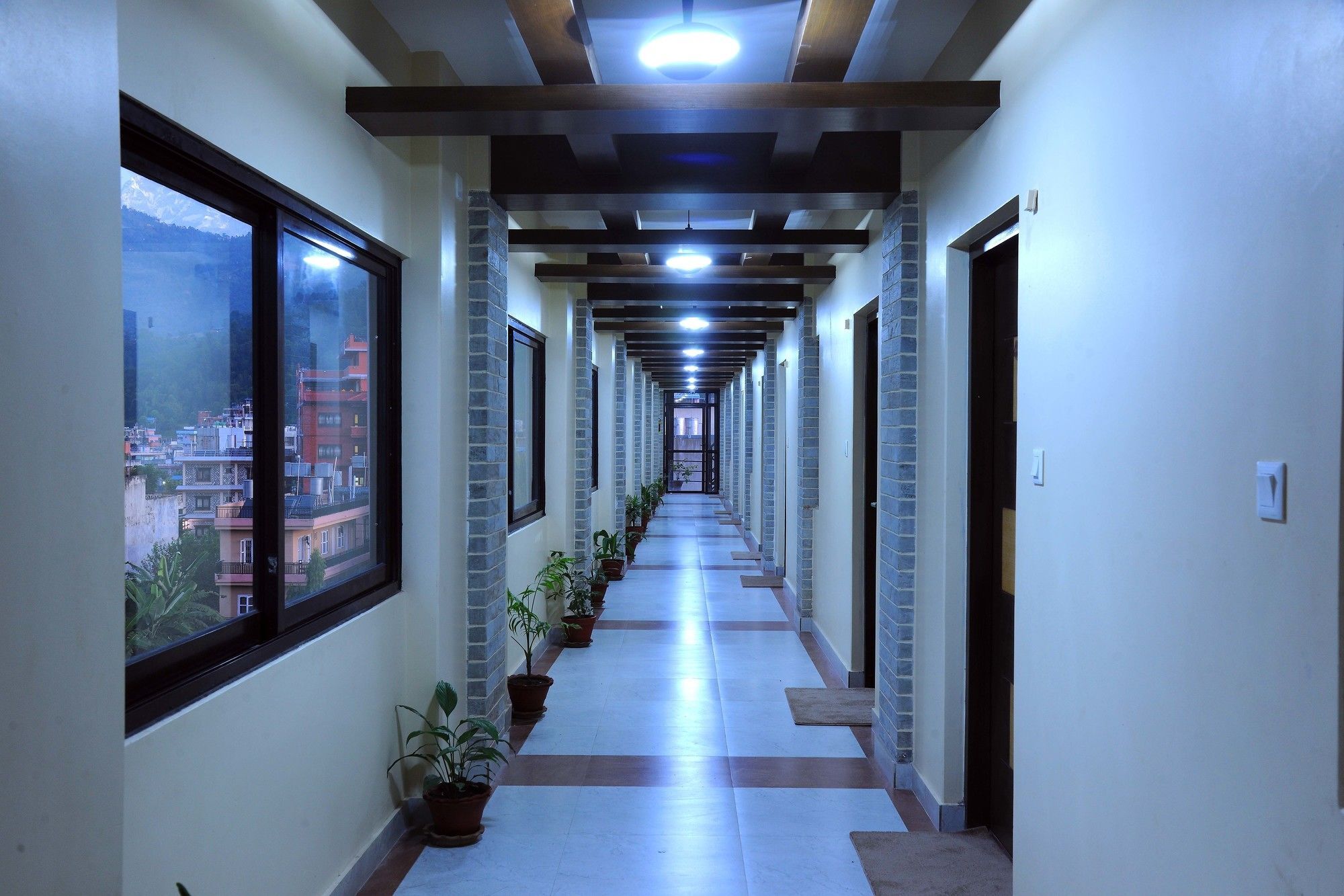 Hotel Queens Park Pokhara Exterior foto